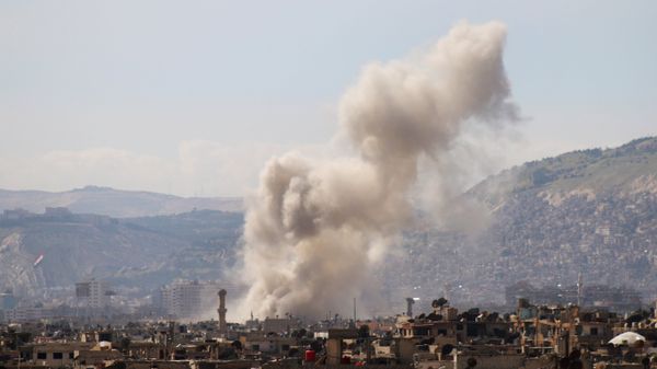 Smoke billows following a reported air strike in the rebel-held parts of the Jobar district, on the eastern outskirts of the Syrian capital Damascus Smoke billows following a reported air strike in the rebel-held parts of the Jobar district, on the eastern outskirts of the Syrian capital Damascus - Sputnik International