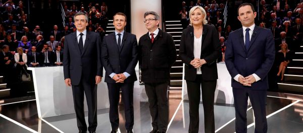 French presidential election candidates (LtoR) Francois Fillon, Emmanuel Macron, Jean-Luc Melenchon, Marine Le Pen and Benoit Hamon, pose before a debate organised by French private TV channel TF1 in Aubervilliers, outside Paris, France. French presidential election candidates (LtoR) Francois Fillon, Emmanuel Macron, Jean-Luc Melenchon, Marine Le Pen and Benoit Hamon, pose before a debate organised by French private TV channel TF1 in Aubervilliers, outside Paris, France. - Sputnik International
