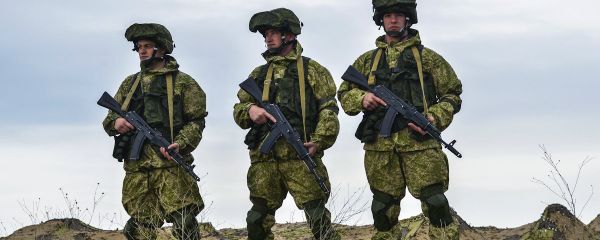 Russian servicemen during the Command Post exercise of the Airborne Force at the Opuk base in Crimea. - Sputnik International