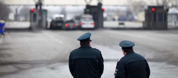 Bulgarian border policemen stand in front of the Kapitan Andreevo border crossing point between Bulgaria and Turkey. (File) Bulgarian border policemen stand in front of the Kapitan Andreevo border crossing point between Bulgaria and Turkey. (File) - Sputnik International