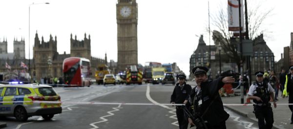 Police secure the area on the south side of Westminster Bridge close to the Houses of Parliament in London Police secure the area on the south side of Westminster Bridge close to the Houses of Parliament in London - Sputnik International