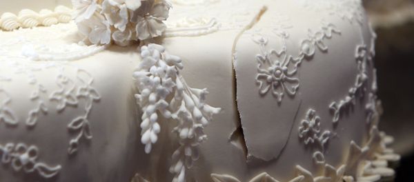 The royal wedding cake, showing the first cut made by the Duke and Duchess of Cambridge, is seen in Buckingham Palace, London, Wednesday July 20, 2011, before going on display to the public during the palace's annual summer opening. The royal wedding cake, showing the first cut made by the Duke and Duchess of Cambridge, is seen in Buckingham Palace, London, Wednesday July 20, 2011, before going on display to the public during the palace's annual summer opening. - Sputnik International