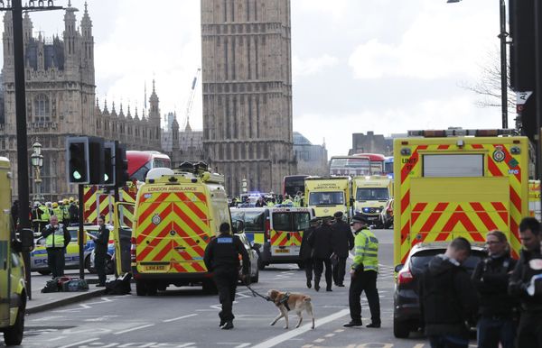Emergency services respond after an incident on Westminster Bridge in London, Britain - Sputnik International