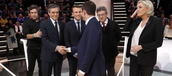 Candidates for the 2017 presidential election (LtoR) Francois Fillon, former French Prime Minister, member of the Republicans and candidate of the French centre-right, Emmanuel Macron, head of the political movement En Marche !, or Onwards !, Jean-Luc Melenchon of the French far left Parti de Gauche, Marine Le Pen, French National Front (FN) political party leader and Benoit Hamon of the French Socialist party (PS) pose before a debate organised by French private TV channel TF1 in Aubervilliers, outside Paris, France, March 20, 2017. - Sputnik International