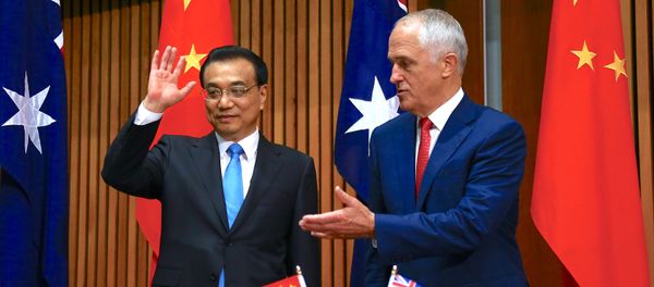 Australia's Prime Minister Malcolm Turnbull gestures to Chinese Premier Li Keqiang at the end of an official signing ceremony at Parliament House in Canberra, Australia, March 24, 2017 - Sputnik International