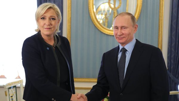 Russian President V. Putin has met the party leader of France National Front M. Le Pen - Sputnik International