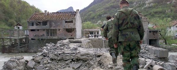 Yugoslav soldiers walk on Murino bridge alledgedly damaged by NATO air strikes, some 130 km from Podgorica, 02 May 1999 Yugoslav soldiers walk on Murino bridge alledgedly damaged by NATO air strikes, some 130 km from Podgorica, 02 May 1999 - Sputnik International