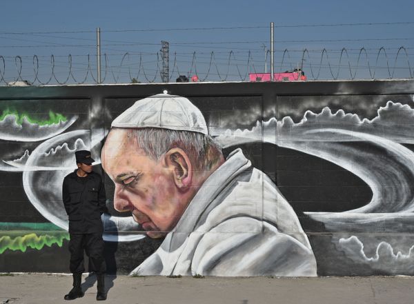Celebrated in the Streets: Politicians Immortalized by Striking Graffiti Images - Sputnik International