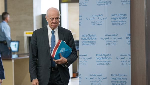 UN Special Envoy for Syria Staffan de Mistura arrives for a meeting of Intra-Syria peace talks with Syria's opposition delegation at Palais des Nations in Geneva, Switzerland, March 25, 2017 - Sputnik International