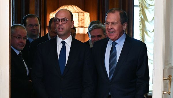Russian Foreign Minister Sergei Lavrov meets with his Italian counterpart Angelino Alfano - Sputnik International