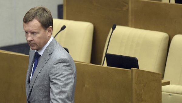 Russian lawmaker Denis Voronenkov attends a session at the State Duma, the lower house of parliament, in Moscow, Russia. (File) - Sputnik International