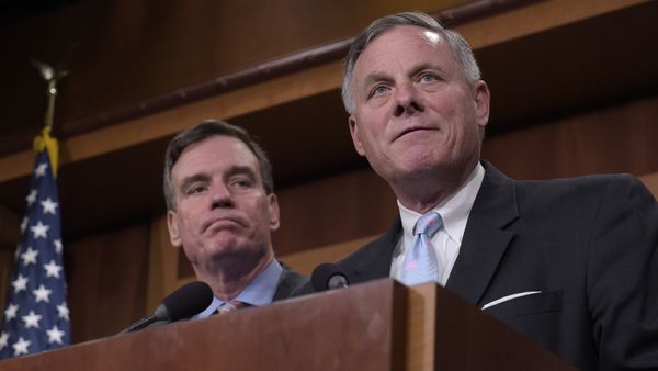 Senators Richard Burr and Mark Warner Senators Richard Burr and Mark Warner - Sputnik International