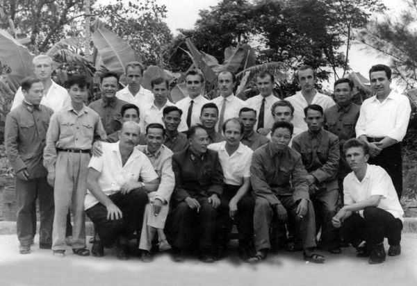 A group of Soviet military experts assigned to the 368th surface to air-missile regiment of the People's Army of Vietnam - Sputnik International