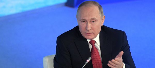 Russian President Vladimir Putin speaks at The Arctic: Territory of Dialogue forum in Arkhangelsk - Sputnik International