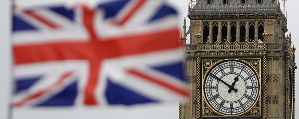 British Union flag waves in front of the Elizabeth Tower at Houses of Parliament containing the bell know as Big Ben in central London - Sputnik International