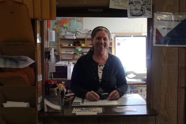 The postmistress Kira in Nikolaevsk, Alaska  - Sputnik International