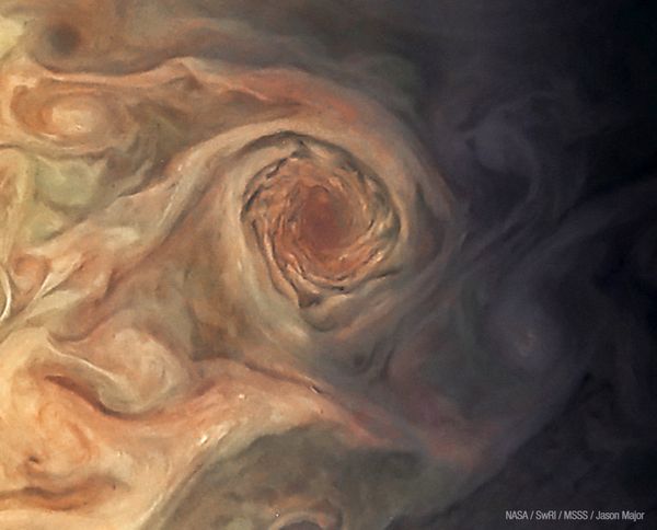 This Juno photo of Jupiter isn't the Red Spot, but rather the white pearl storms on Jupiter, just southwest of the White Oval. - Sputnik International