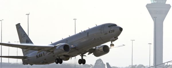 U.S. Navy P8 Poseidon takes off from Perth Airport U.S. Navy P8 Poseidon takes off from Perth Airport - Sputnik International