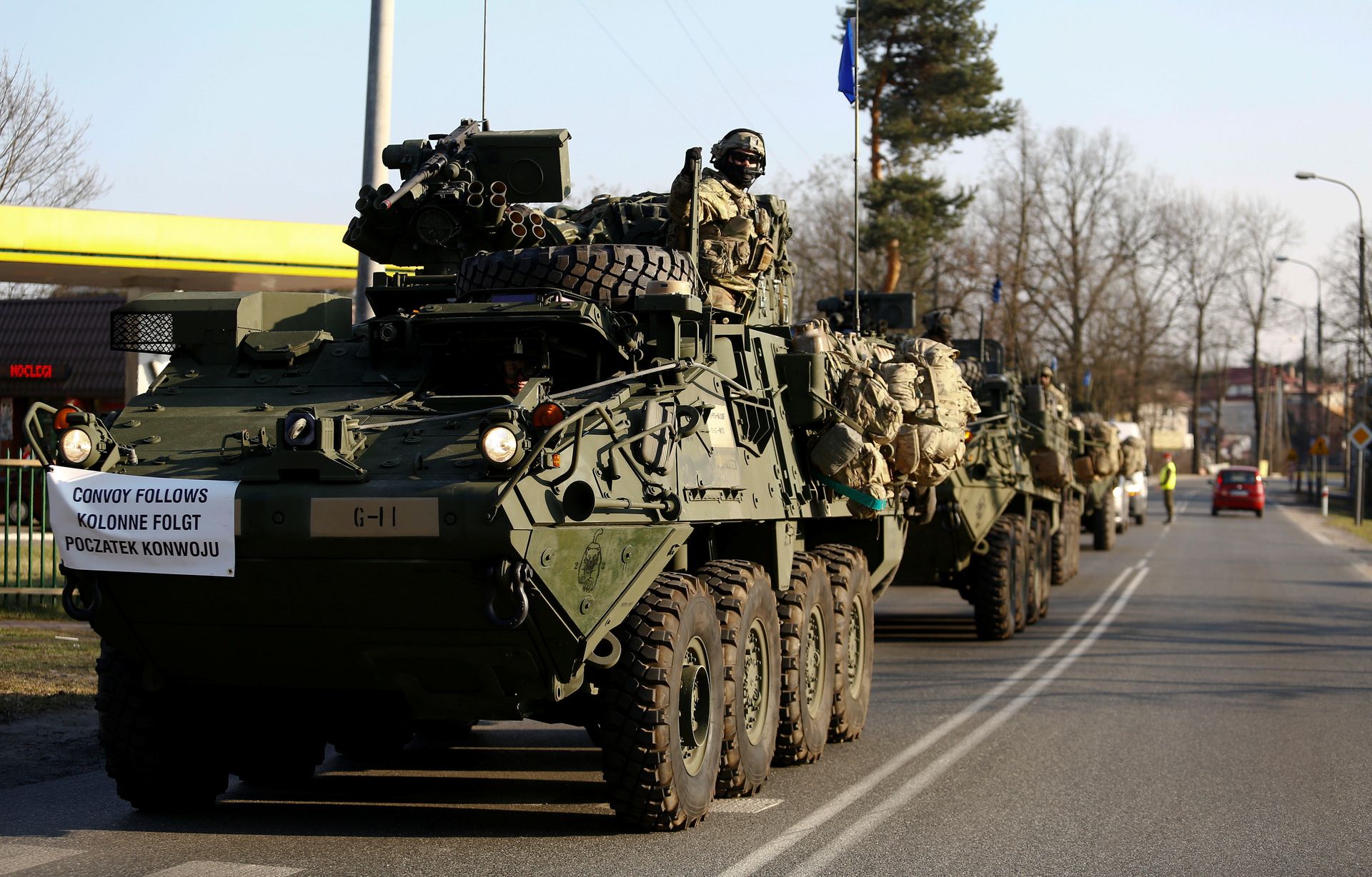 A convoy of U.S. troops, a part of NATO's reinforcement of its eastern flank, who are on their way from Germany to Orzysz in northeast Poland, drive through Sulejowek towards a military base in Wesola, near Warsaw, Poland, March 28, 2017 A convoy of U.S. troops, a part of NATO's reinforcement of its eastern flank, who are on their way from Germany to Orzysz in northeast Poland, drive through Sulejowek towards a military base in Wesola, near Warsaw, Poland, March 28, 2017 - Sputnik International, 1920, 30.03.2022