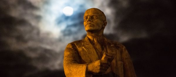 Lenin monument. File photo - Sputnik International