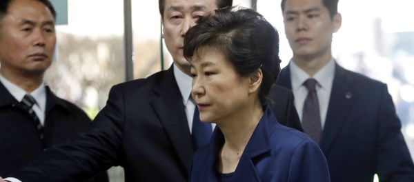 Ousted South Korean President Park Geun-hye arrives for questioning on her arrest warrant at the Seoul Central District Court in Seoul, South Korea, Thursday, March 30, 2017 Ousted South Korean President Park Geun-hye arrives for questioning on her arrest warrant at the Seoul Central District Court in Seoul, South Korea, Thursday, March 30, 2017 - Sputnik International