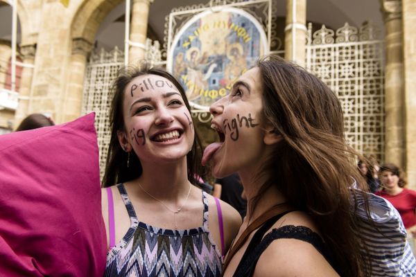 International Pillow Fight Day: Feathered Fun Around the World International Pillow Fight Day: Feathered Fun Around the World - Sputnik International
