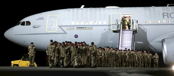 British soldiers arrive at Amari military air base in Estonia, March 17, 2017. - Sputnik International