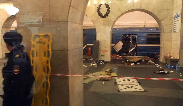 A picture shows the damaged train carriage at Technological Institute metro station in Saint Petersburg on April 3, 2017 - Sputnik International