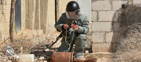 Russian engineers conduct mine clearance operation in Palmyra Russian engineers conduct mine clearance operation in Palmyra - Sputnik International