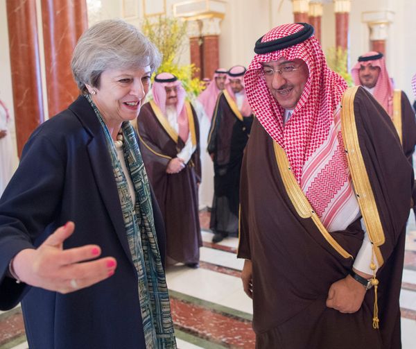 Saudi Arabian Crown Prince Muhammad bin Nayef welcomes British Prime Minister Theresa May in Riyadh, Saudi Arabia, April 4, 2017.  - Sputnik International