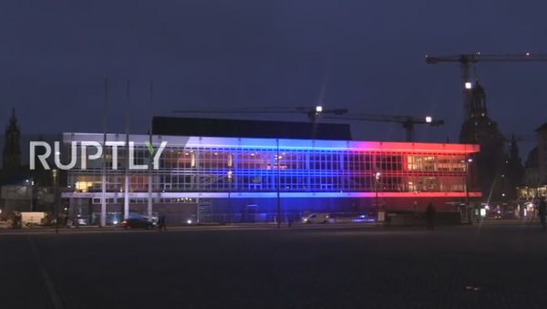 Dresden lights up Palace of Culture with Russian flag for St. Petersburg blast victims - Sputnik International