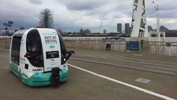 Driverless shuttlebus - Sputnik International