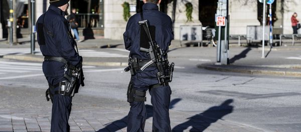Armed police officers at the Gustaf Adolfs square in central Stockholm, Sweden (file) - Sputnik International