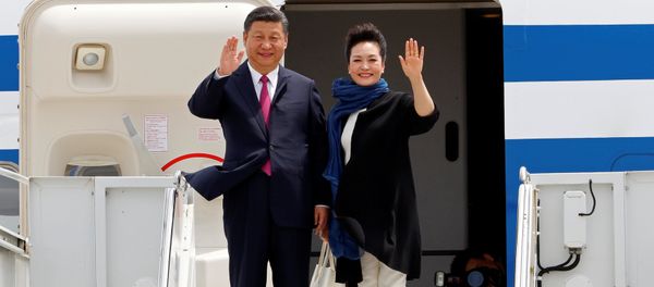 China's President Xi Jinping and his wife Peng Liyuan arrive at Palm Beach International Airport in West Palm Beach, Florida, U.S - Sputnik International
