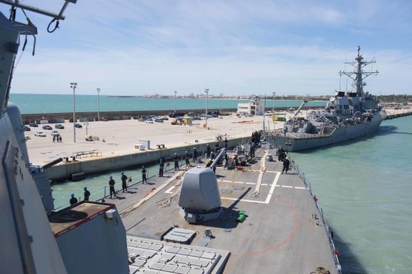 Russian Corvette Shadowing USS Ross Destroyer in Black Sea – Military - Sputnik International
