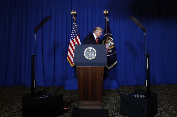  President Donald Trump walks from the podium after speaking at Mar-a-Lago in Palm Beach, Fla., Thursday, April 6, 2017, after the U.S. fired a barrage of cruise missiles into Syria Thursday night in retaliation for this week's gruesome chemical weapons attack against civilians. - Sputnik International