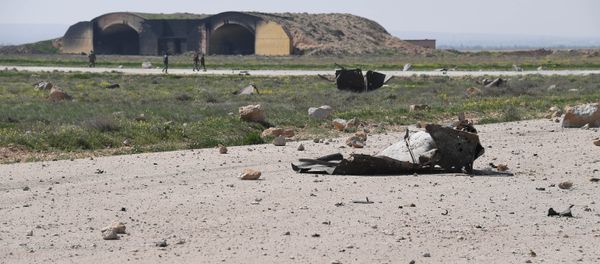 US missile attack on the Syrian airfield US missile attack on the Syrian airfield - Sputnik International