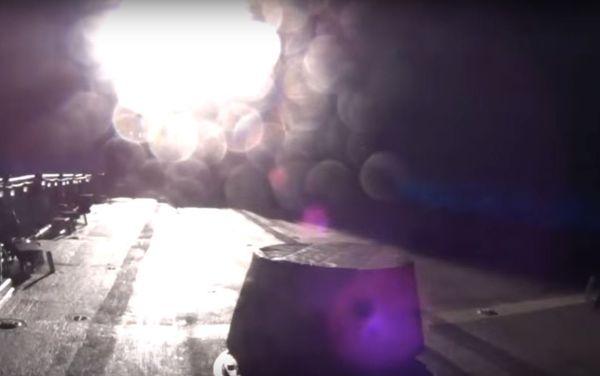 Arleigh Burke-class destroyer Firing a Tomahawk missile Arleigh Burke-class destroyer Firing a Tomahawk missile - Sputnik International