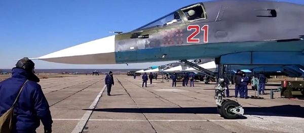 Russia’s Su-34 Pilots Practice Precise Bombing - Sputnik International