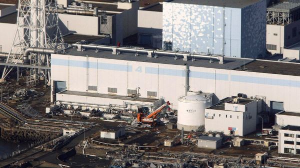 An aerial view shows the quake-damaged Fukushima nuclear power plant in the Japanese town of Futaba, Fukushima prefecture on March 12, 2011. (File) An aerial view shows the quake-damaged Fukushima nuclear power plant in the Japanese town of Futaba, Fukushima prefecture on March 12, 2011. (File) - Sputnik International