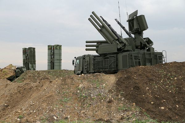 The Pantsir-S1 short-to-medium range gun-missile system at Russian Airbase in Syria The Pantsir-S1 short-to-medium range gun-missile system at Russian Airbase in Syria - Sputnik International