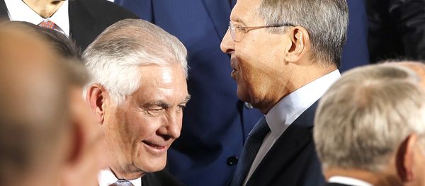The Russian foreign minister Sergey Lavrov, right, and US Secretary of State Rex Tillerson stand together during the G-20 Foreign Ministers meeting in Bonn, Germany, Thursday, Feb. 16, 2017 - Sputnik International
