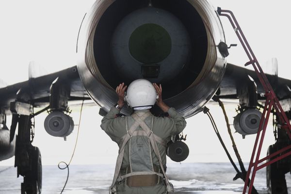 Syrian Air Force Base Back in Operation One Day After US Missile Attack Syrian Air Force Base Back in Operation One Day After US Missile Attack - Sputnik International