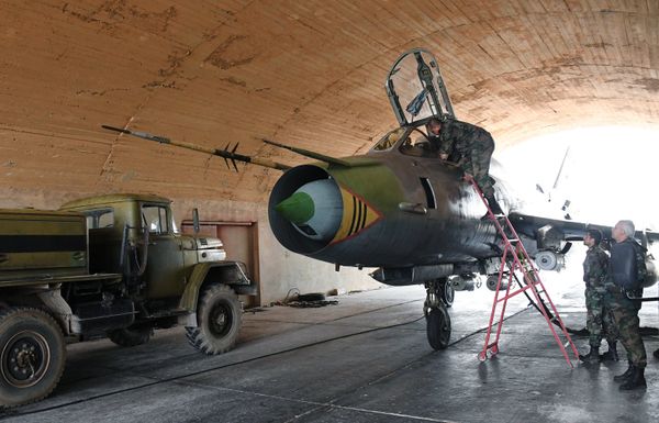 Syrian Air Force Base Back in Operation One Day After US Missile Attack Syrian Air Force Base Back in Operation One Day After US Missile Attack - Sputnik International