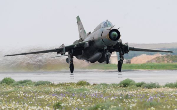 Syrian Air Force Base Back in Operation One Day After US Missile Attack Syrian Air Force Base Back in Operation One Day After US Missile Attack - Sputnik International