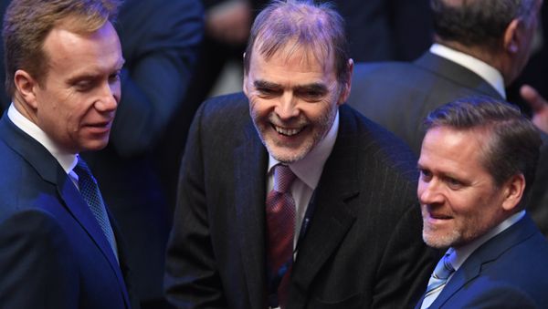 Leidulv Namtvedt, Norway's Ambassador Extraordinary and Plenipotentiary to Russia, center, at The Arctic: Territory of Dialogue international forum - Sputnik International