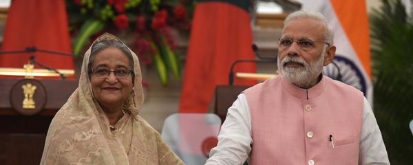 Indian Prime Minister Narendra Modi (R) and Bangladesh Prime Minister Sheikh Hasina jointly inaugurate a major road named after Bangabandhu Mujibur Rehman during an agreement signing ceremony after a meeting in New Delhi on April 8, 2017 - Sputnik International