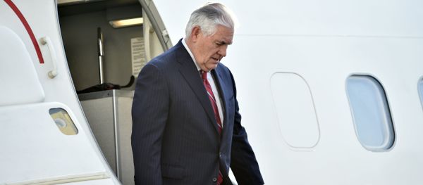 US Secretary of State Rex Tillerson gets off his plane upon his arrival in Mexico City on February 22, 2017 - Sputnik International