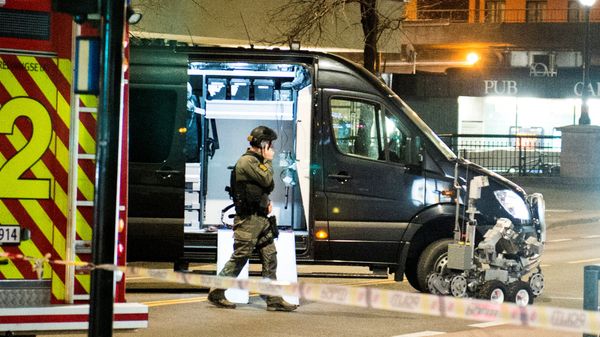 Police have block a area in central Oslo and arrested a man after the discovery of bomb-like device, in Oslo, Norway April 8, 2017 Police have block a area in central Oslo and arrested a man after the discovery of bomb-like device, in Oslo, Norway April 8, 2017 - Sputnik International
