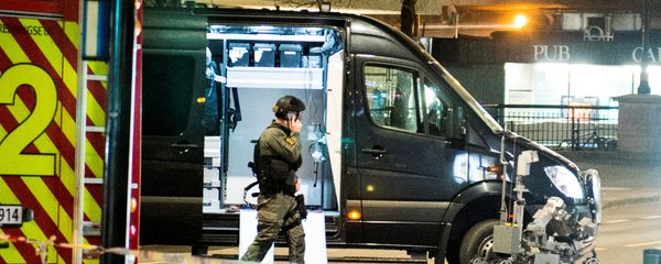 Police have block a area in central Oslo and arrested a man after the discovery of bomb-like device, in Oslo, Norway April 8, 2017 Police have block a area in central Oslo and arrested a man after the discovery of bomb-like device, in Oslo, Norway April 8, 2017 - Sputnik International